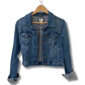 Women’s stretchy denim jacket